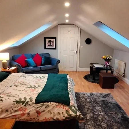 Cloonan House Homestay